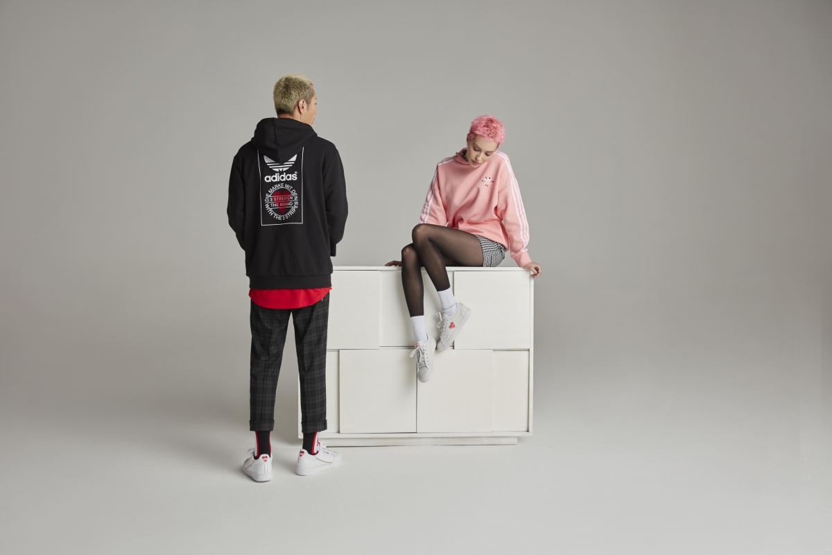 adidas情人節限定CP「暗襯」服  注目心心圖案/LOVE SUPERSTAR鞋